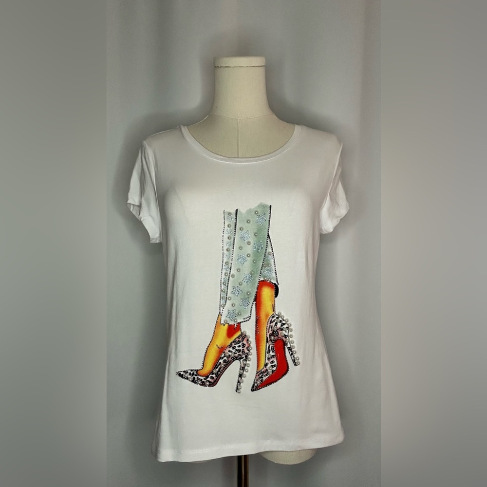Vibrant White Graphic Tee with Short Sleeves, Size Small, NWT